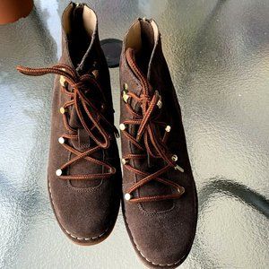 Hush Puppies brown suede ankle boots US size 7.5M